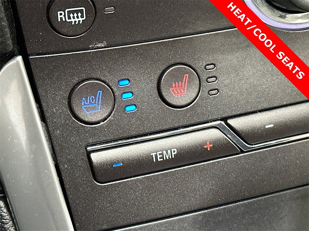 Used 2016 Ford Edge Titanium w/ Equipment Group 301A image 22