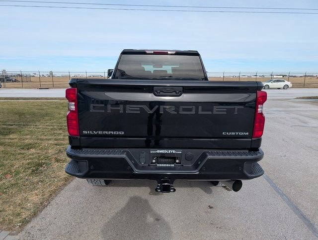 Used 2024 Chevrolet Silverado 2500 Custom w/ Custom Value Package image 8