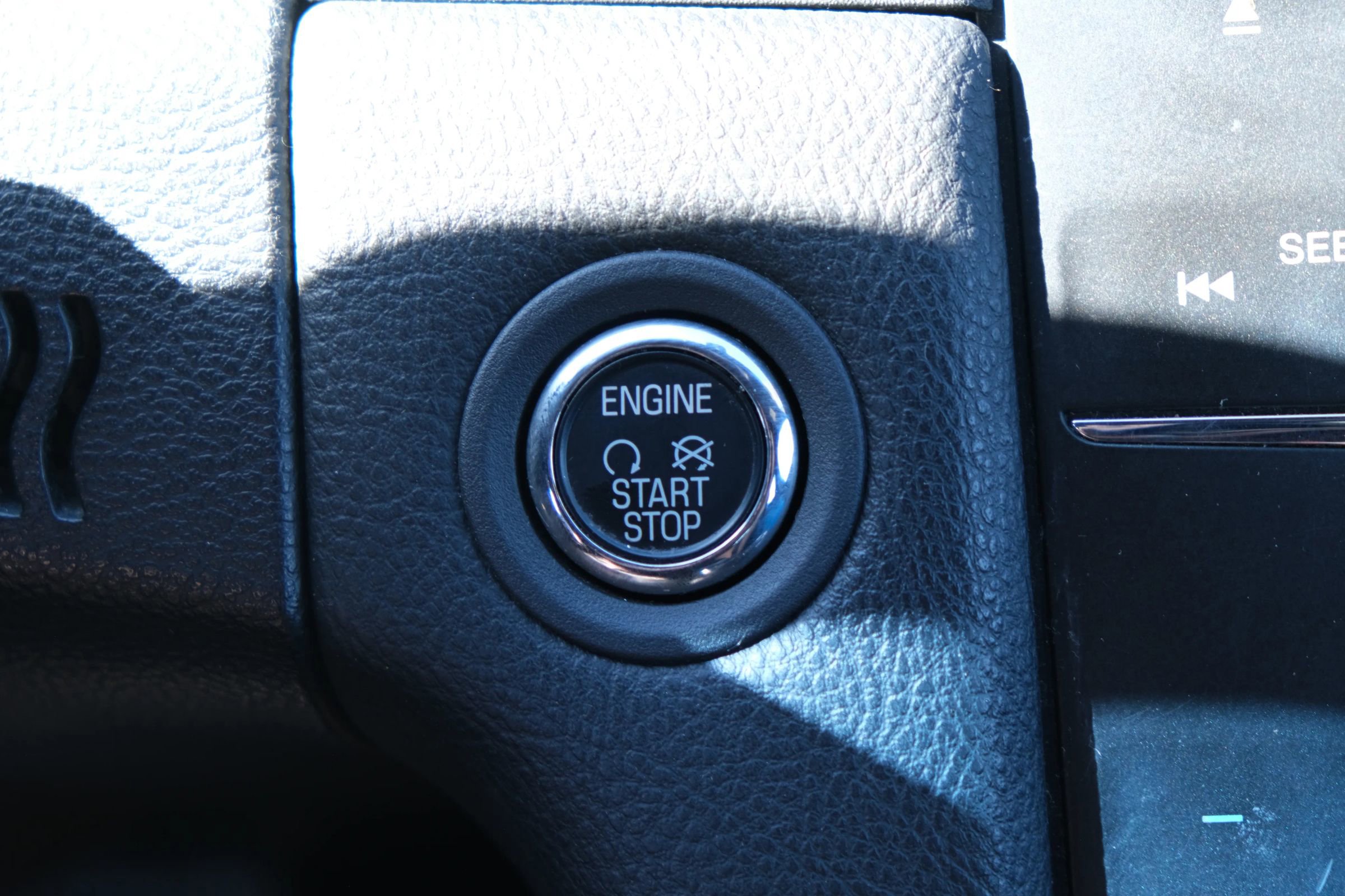 Used 2013 Ford Taurus SEL image 41