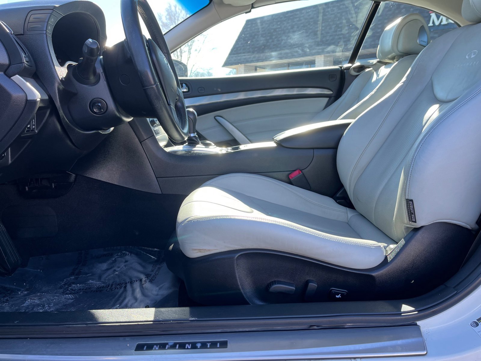 Used 2011 INFINITI G37 w/ Premium Pkg image 21