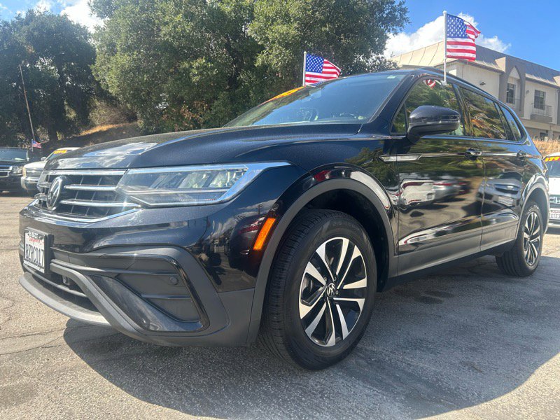 Used 2022 Volkswagen Tiguan S image 1