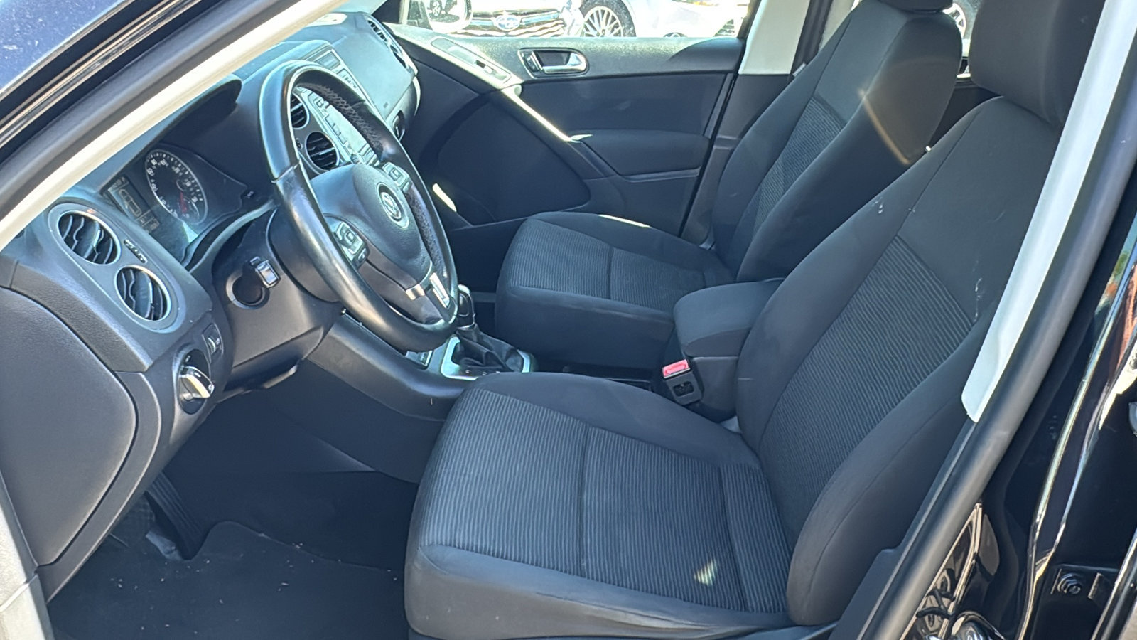 Used 2015 Volkswagen Tiguan S FWD image 17