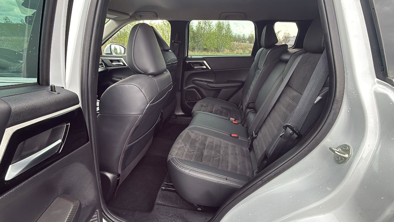 Used 2022 Mitsubishi Outlander SE AWD/4WD image 23