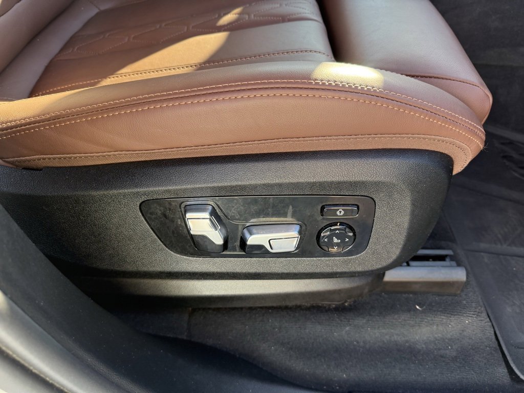 Used 2023 BMW X5 xDrive45e w/ Executive Package image 35