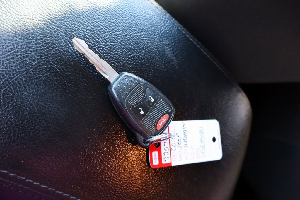 Used 2016 Jeep Wrangler Unlimited Sport image 31