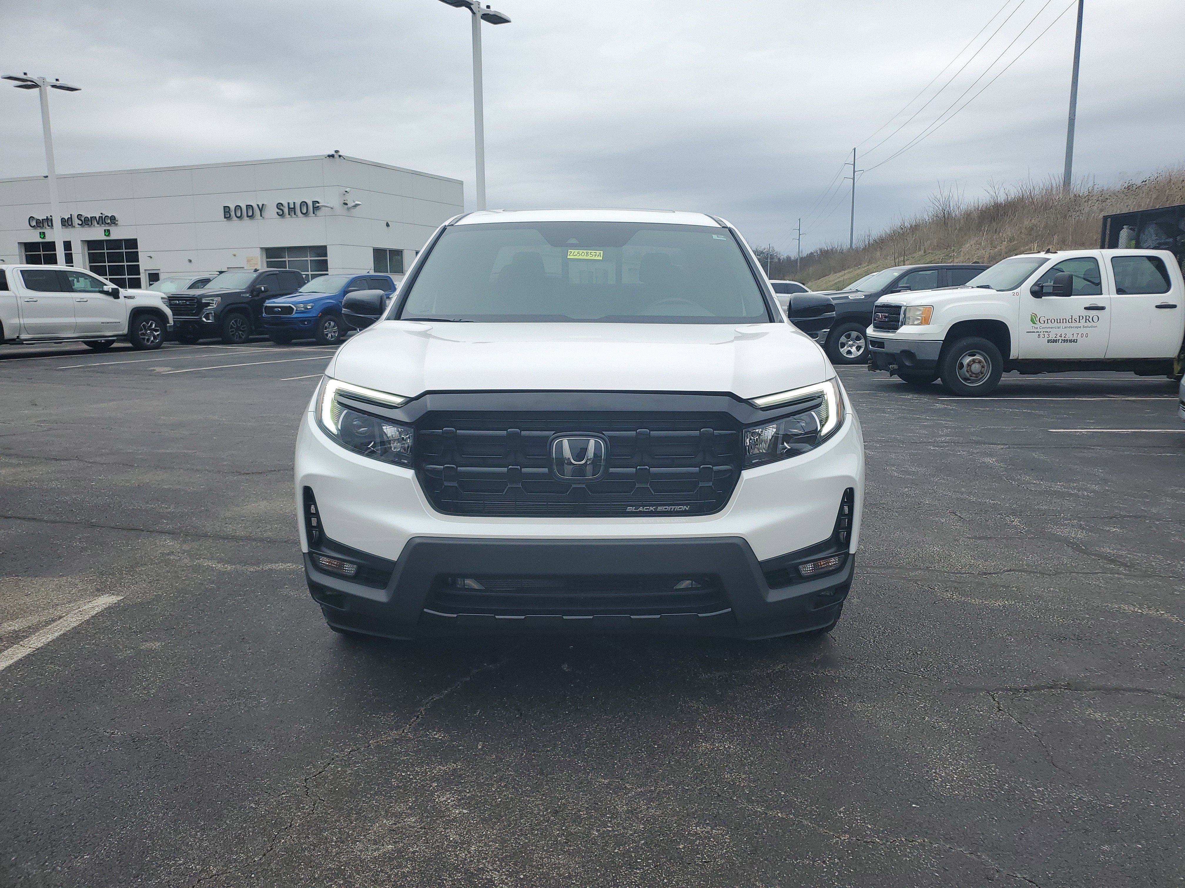 Used 2025 Honda Ridgeline Black Edition image 2