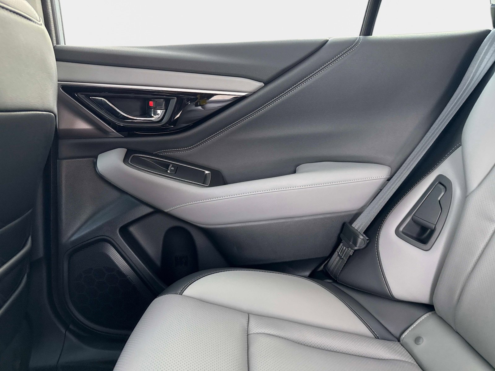 Used 2025 Subaru Outback Limited XT w/ Tech Package 2 image 16