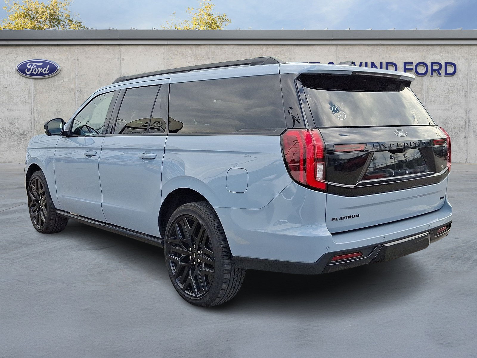 Used 2026 Ford Expedition Max Platinum w/ Stealth Performance Package AWD/4WD image 4