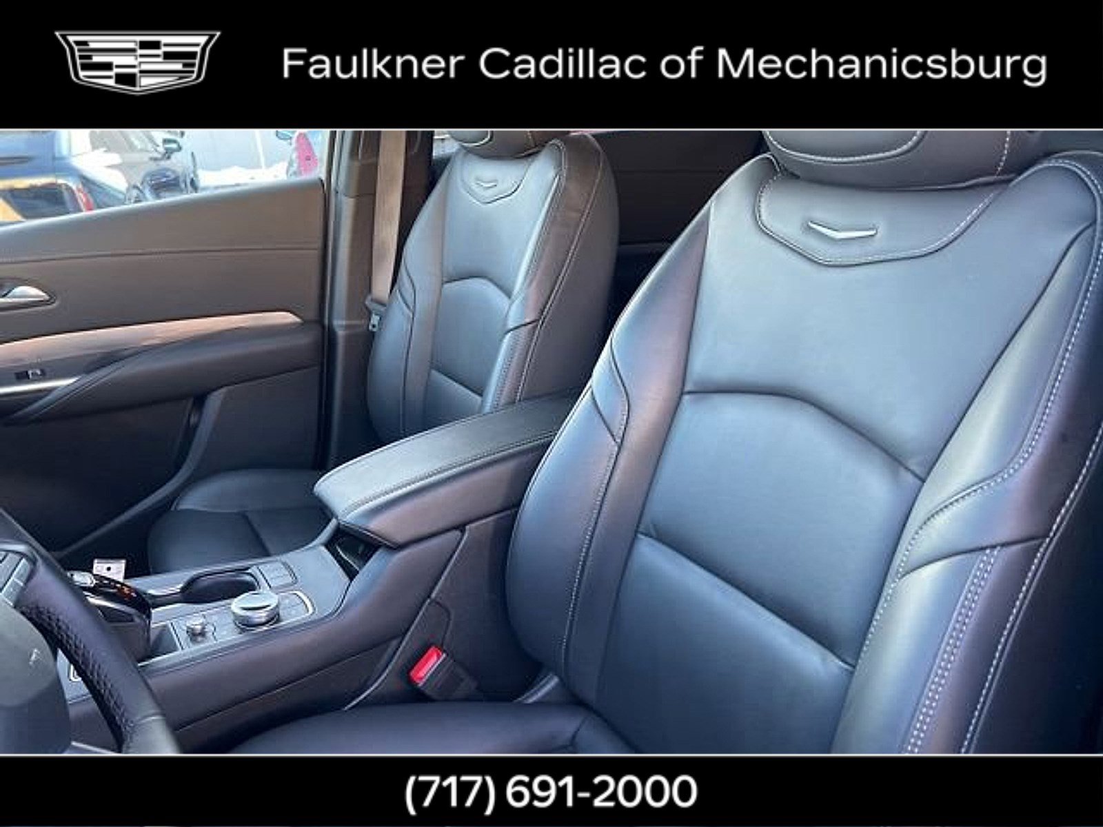 Used 2025 Cadillac XT4 Premium Luxury image 17