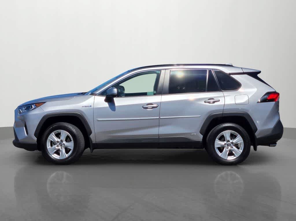 Used 2020 Toyota RAV4 XLE w/ XLE Grade Weather Package AWD/4WD image 3