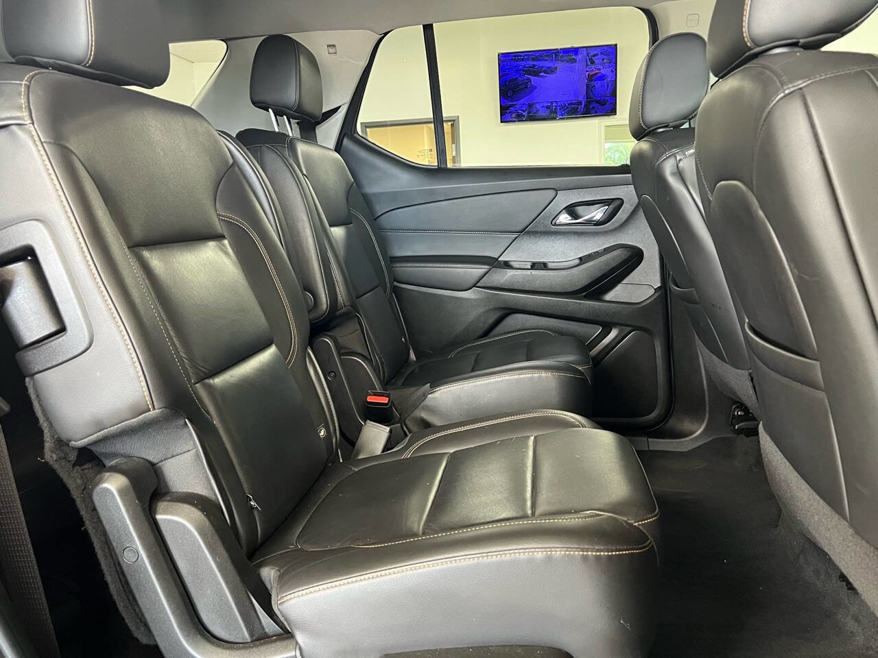 Used 2021 Chevrolet Traverse LT w/ LT Premium Package image 16