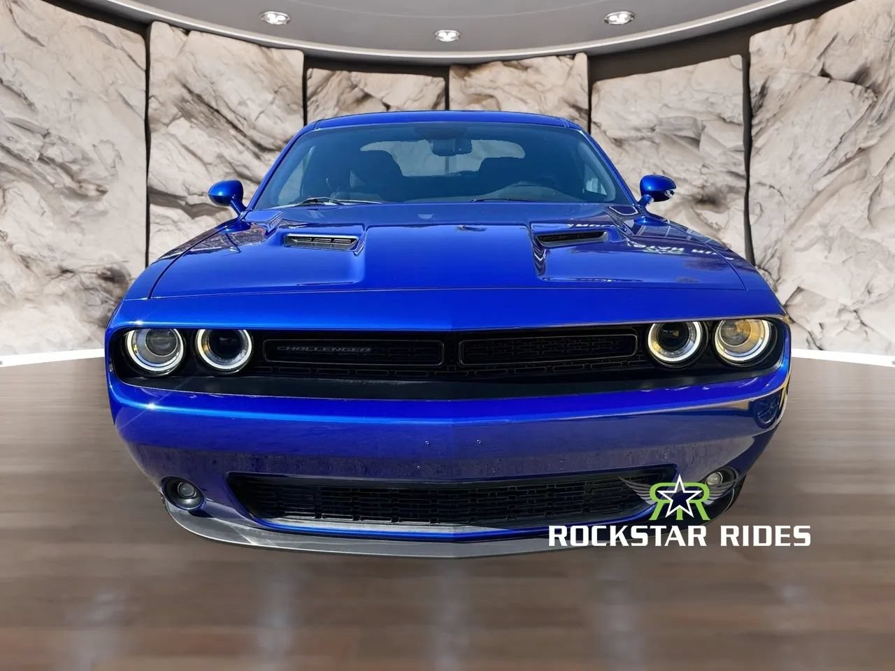 Used 2018 Dodge Challenger SXT w/ Blacktop Package RWD image 5