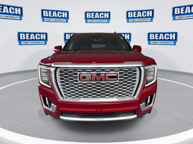 Used 2024 GMC Yukon Denali w/ Advanced Technology Package AWD/4WD image 3