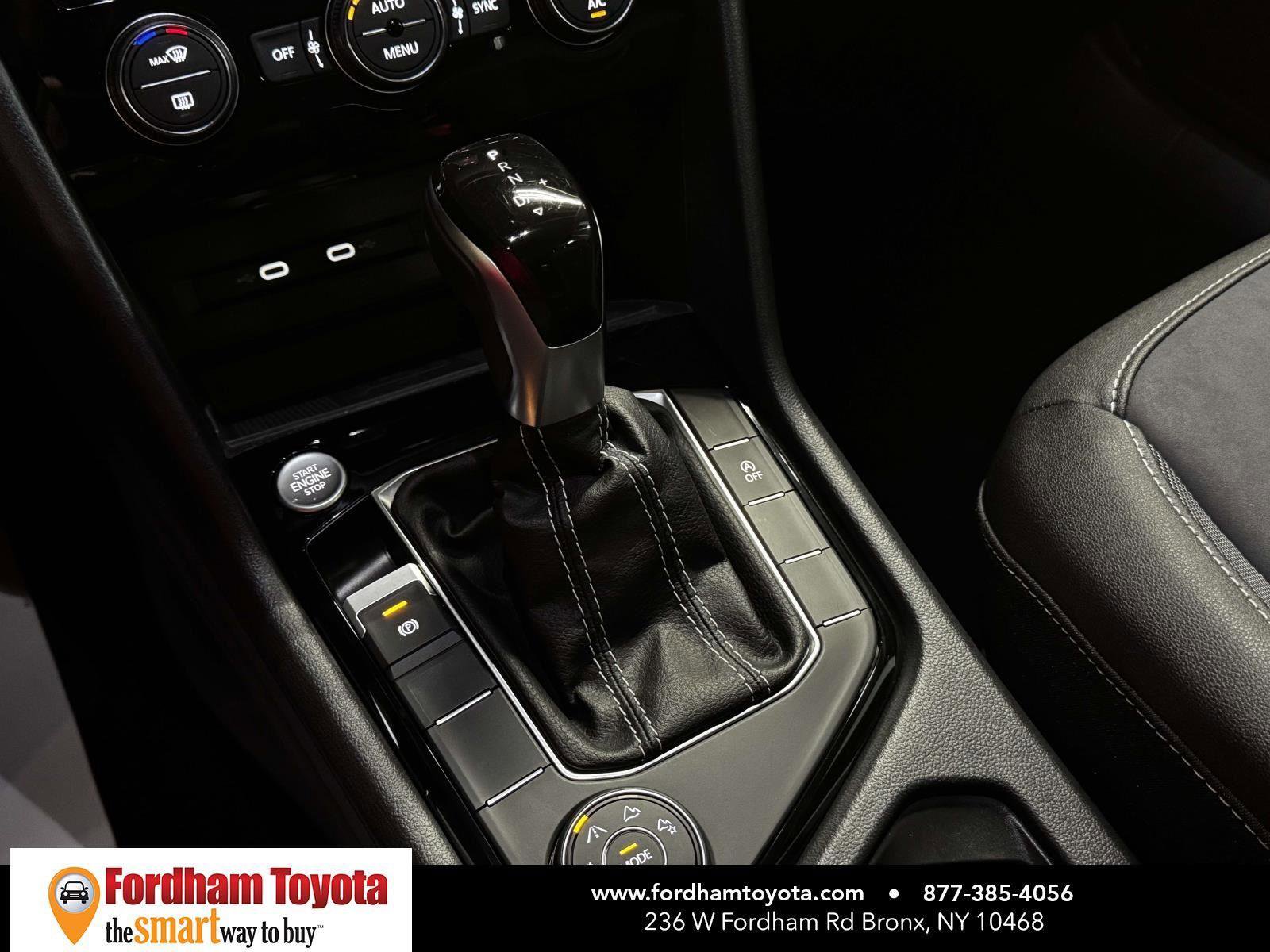 Used 2024 Volkswagen Taos SE image 29