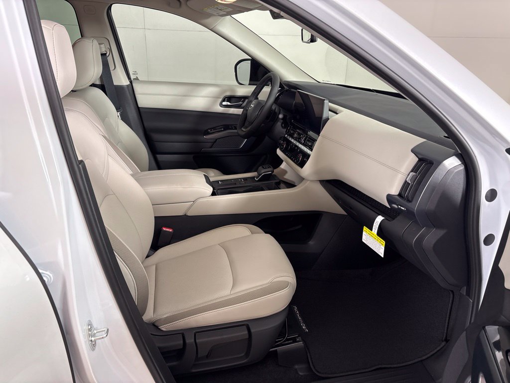New 2026 Nissan Pathfinder SL FWD image 16