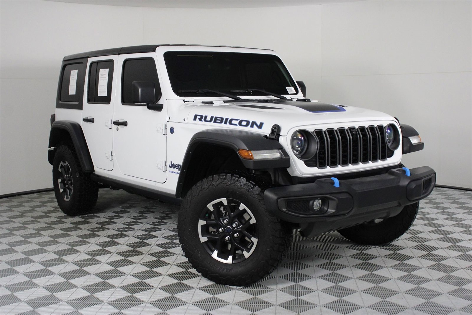 Used 2024 Jeep Wrangler Unlimited Rubicon 4xe w/ Technology Group image 33