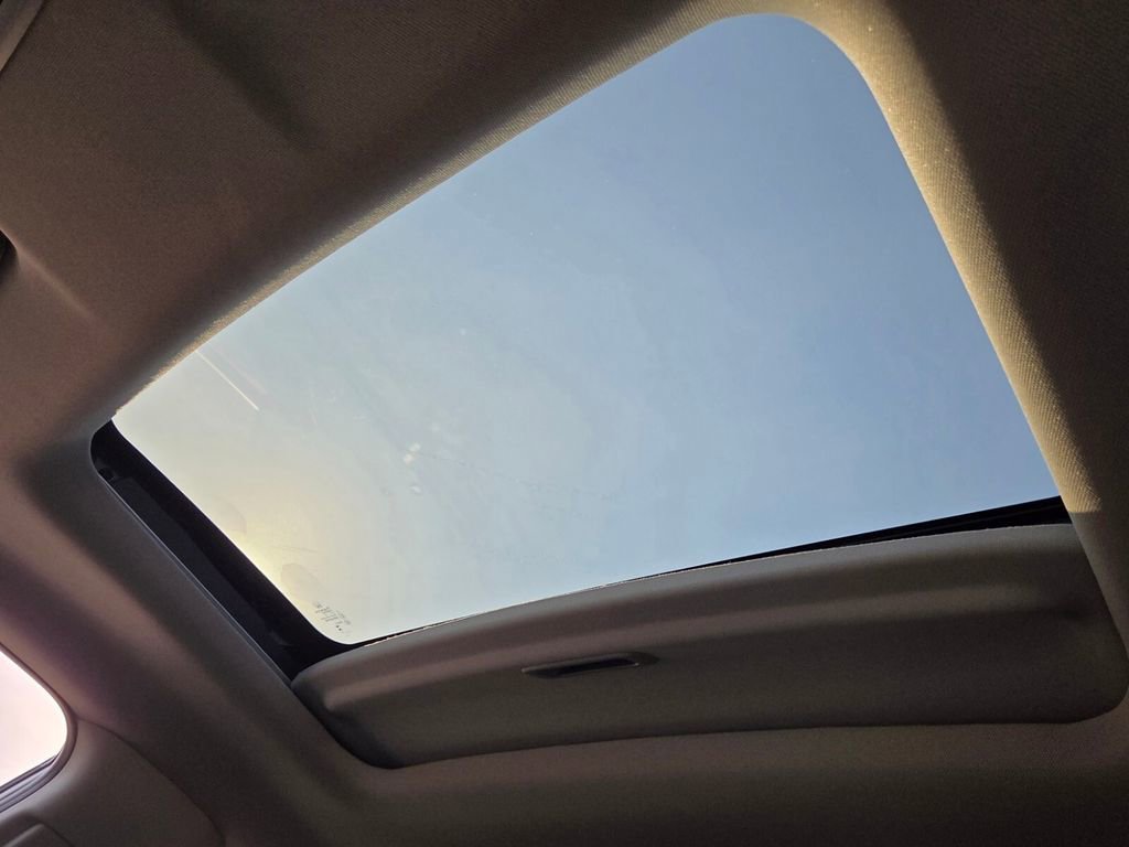 Used 2023 Honda HR-V EX-L image 16