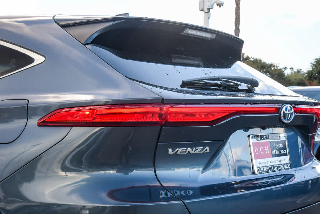 Certified 2024 Toyota Venza LE AWD/4WD image 6