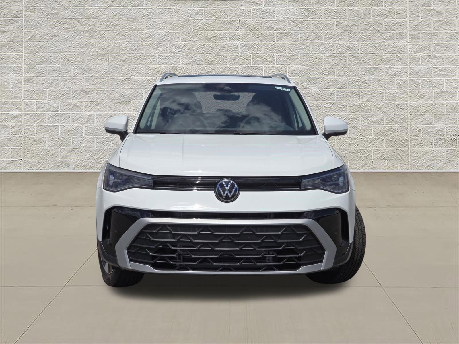 New 2026 Volkswagen Taos SE AWD/4WD image 2