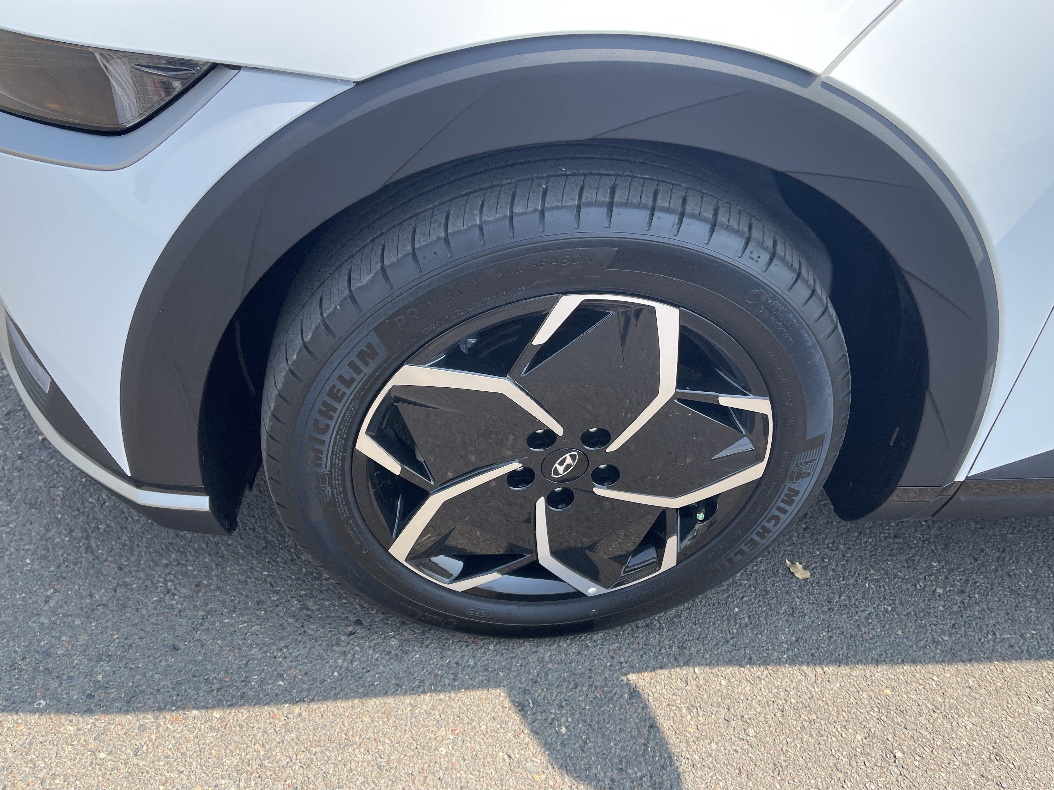 Certified 2024 Hyundai Ioniq 5 SEL RWD image 9