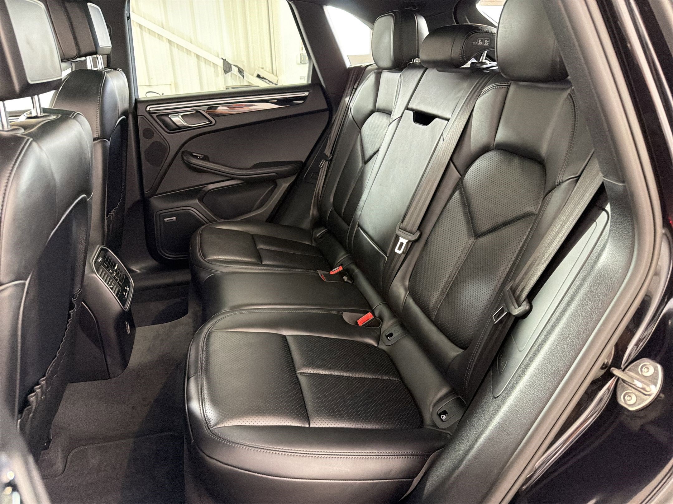 Used 2018 Porsche Macan S AWD/4WD image 15
