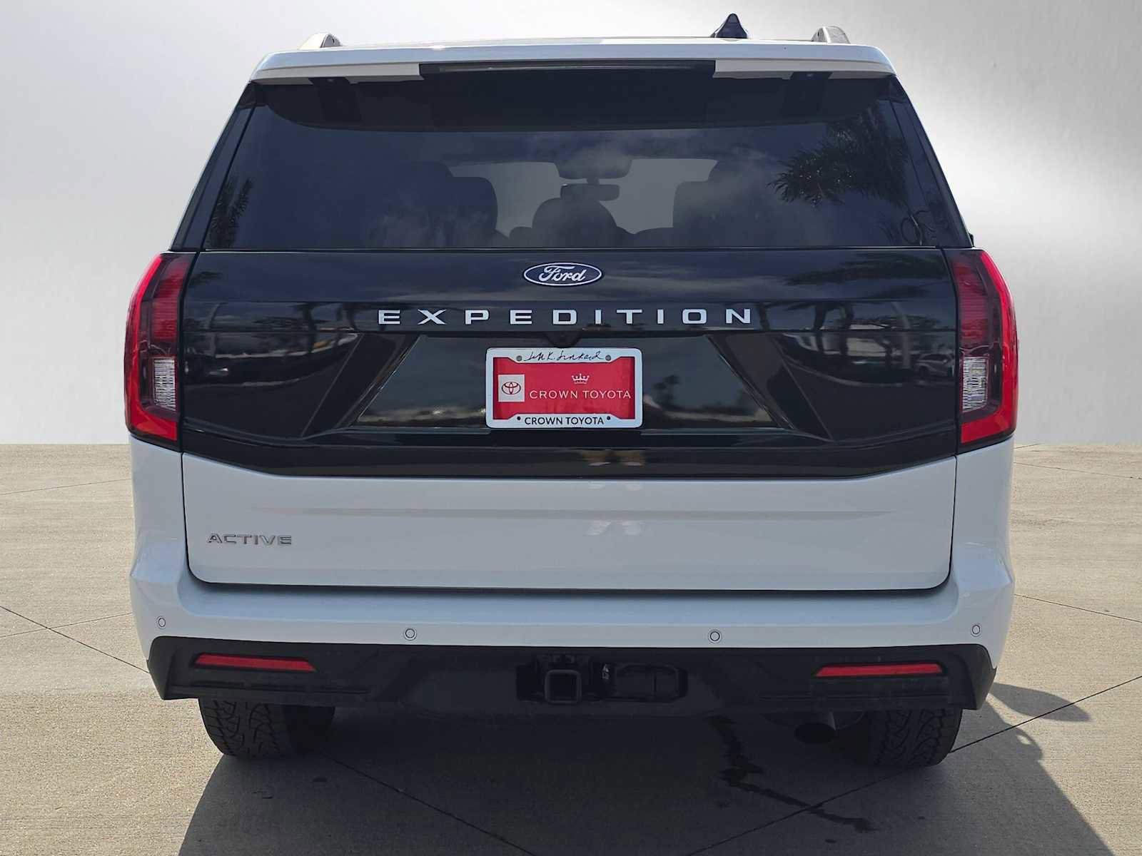 Used 2025 Ford Expedition Active AWD/4WD image 4