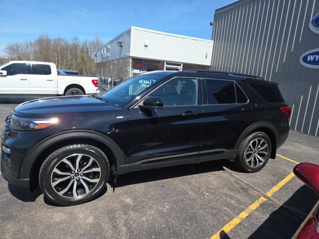 Used 2022 Ford Explorer ST-Line w/ Class IV Trailer Tow Package AWD/4WD image 9
