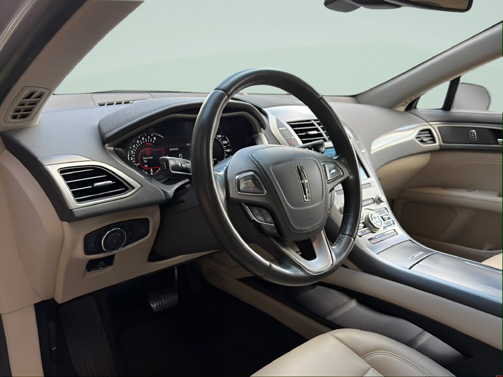 Used 2019 Lincoln MKZ Premiere FWD image 9