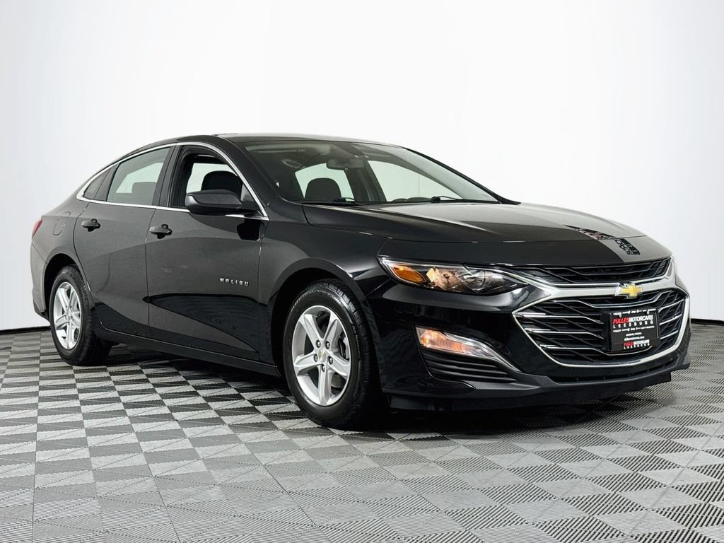 Used 2022 Chevrolet Malibu LS FWD image 1