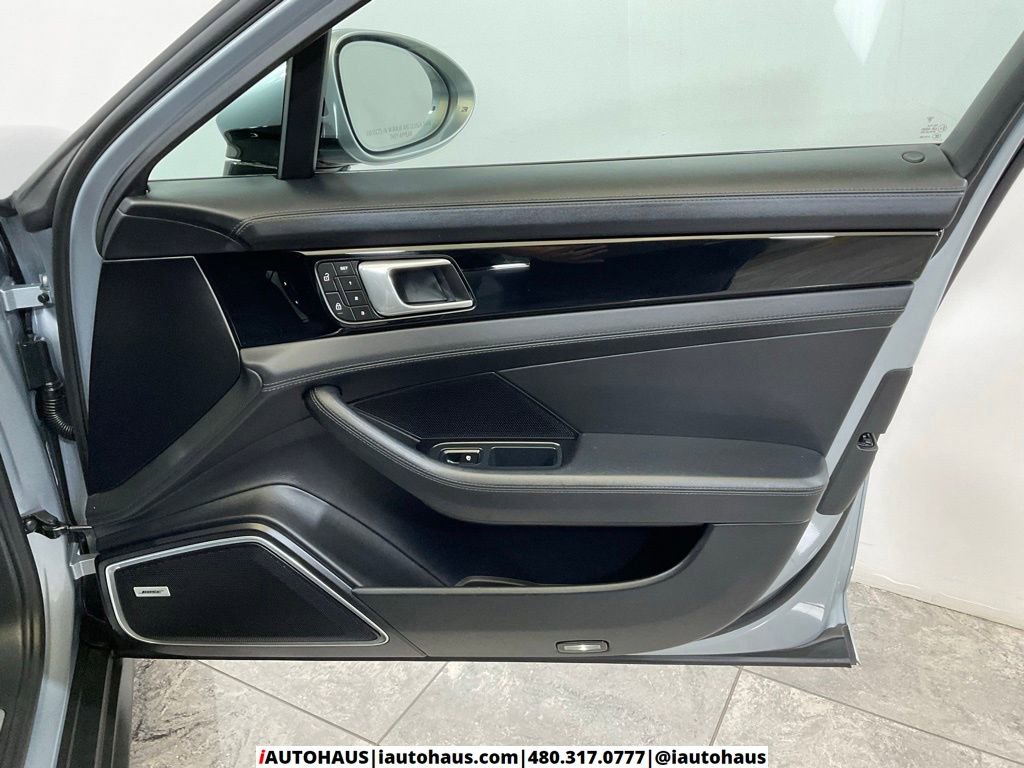 Used 2022 Porsche Panamera 4S w/ Premium Package image 40