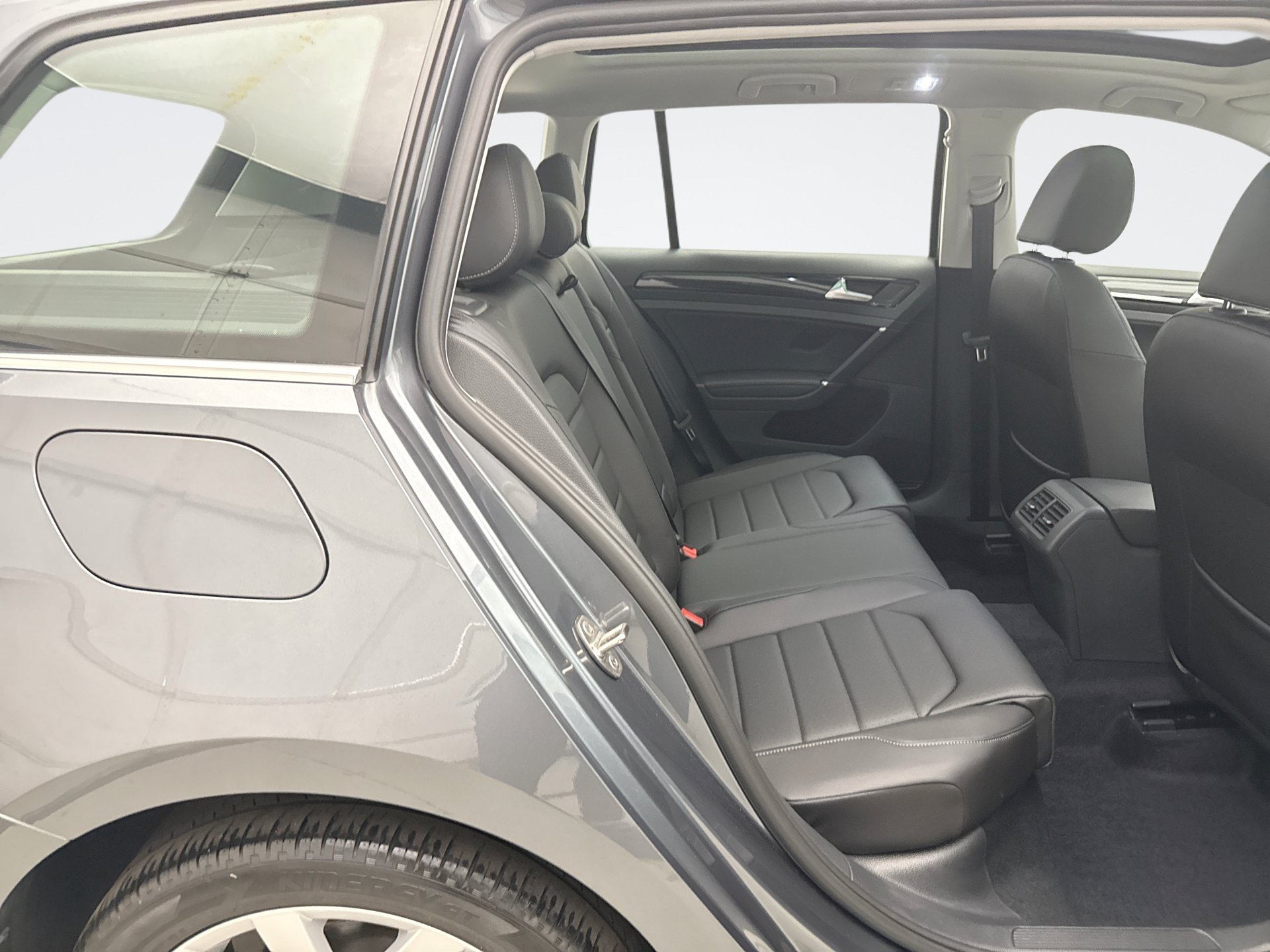 Used 2018 Volkswagen Golf SEL FWD image 20