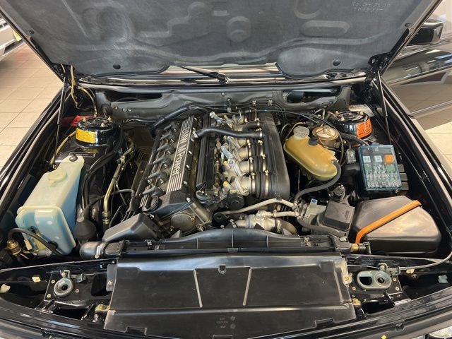 Used 1988 BMW M5 image 13