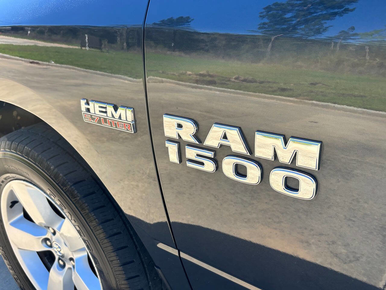Used 2018 RAM 1500 Classic SLT image 14