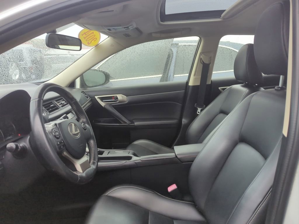 Used 2014 Lexus CT 200h 200h image 6