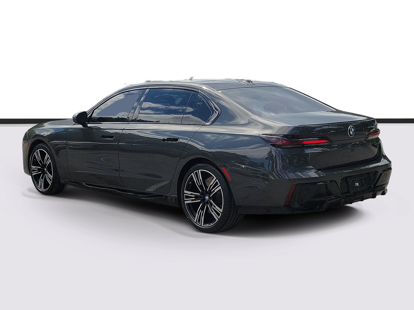 Certified 2023 BMW 740i RWD image 3