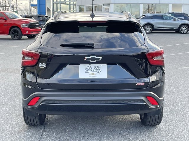 Certified 2025 Chevrolet Trax RS w/ Sunroof Package image 13