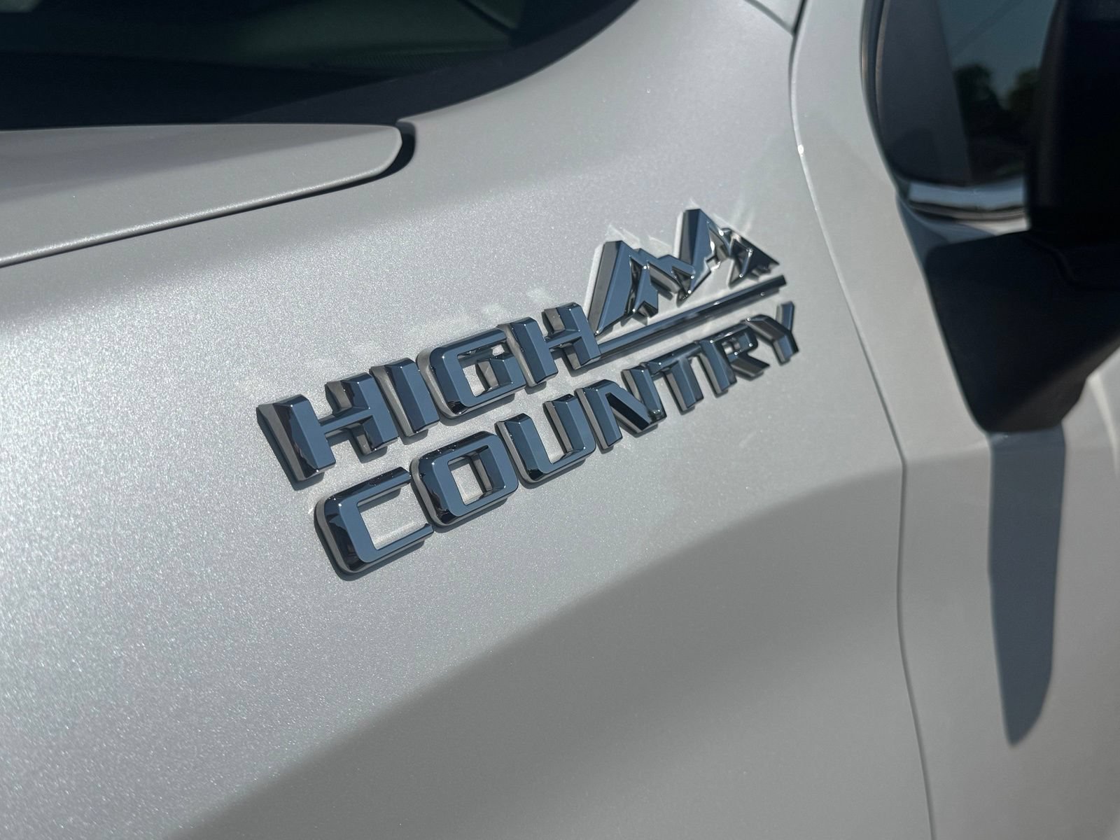 Used 2020 Chevrolet Silverado 1500 High Country w/ Technology Package AWD/4WD image 10