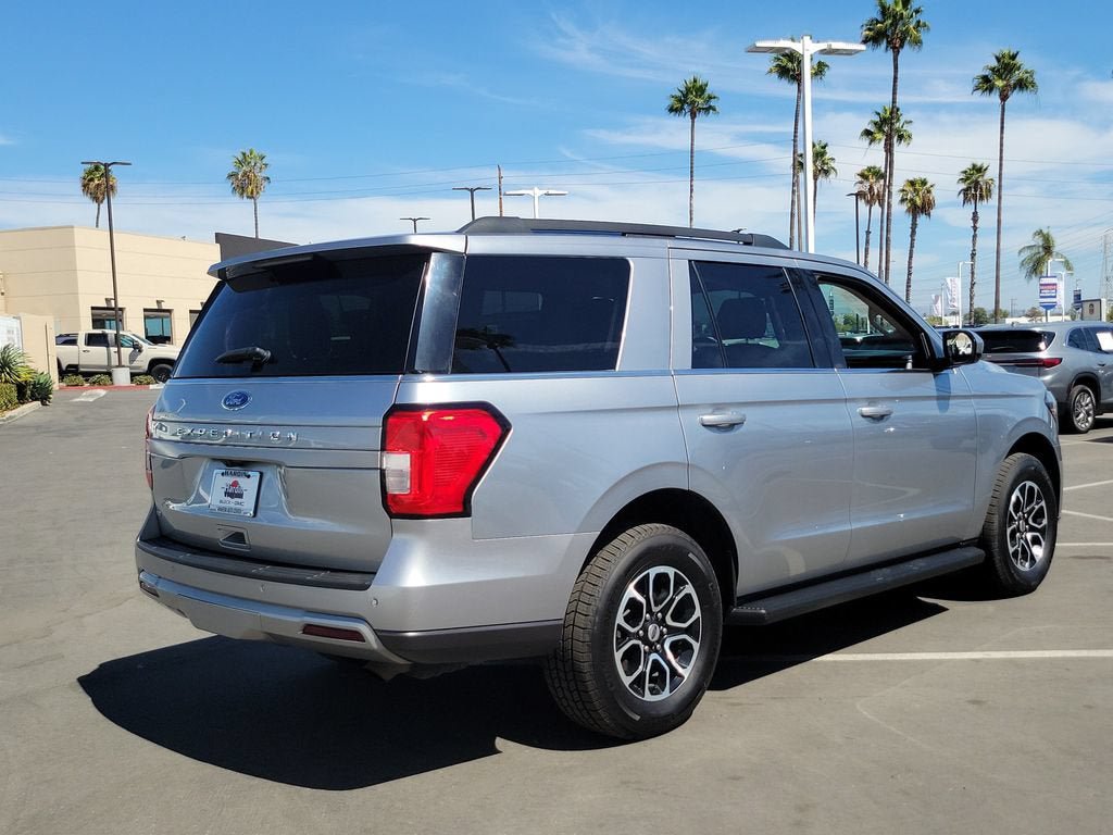 Used 2024 Ford Expedition XLT RWD image 4