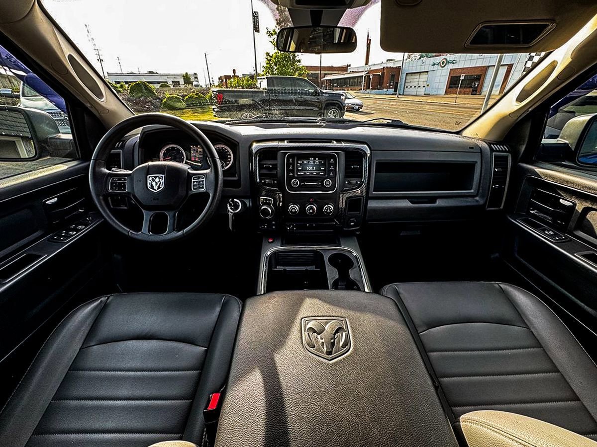 Used 2017 RAM 1500 Express w/ Express Value Package AWD/4WD image 32