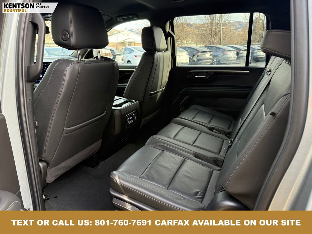 Used 2025 Chevrolet Suburban Z71 image 31