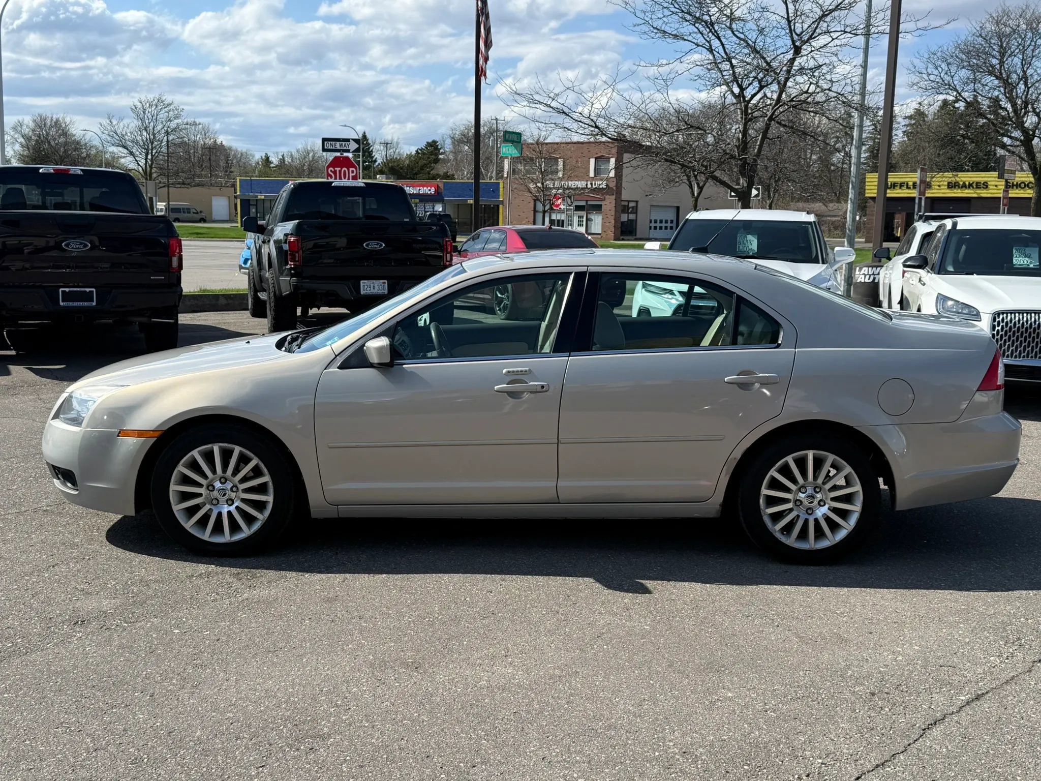 Used 2009 Mercury Milan Premier image 7