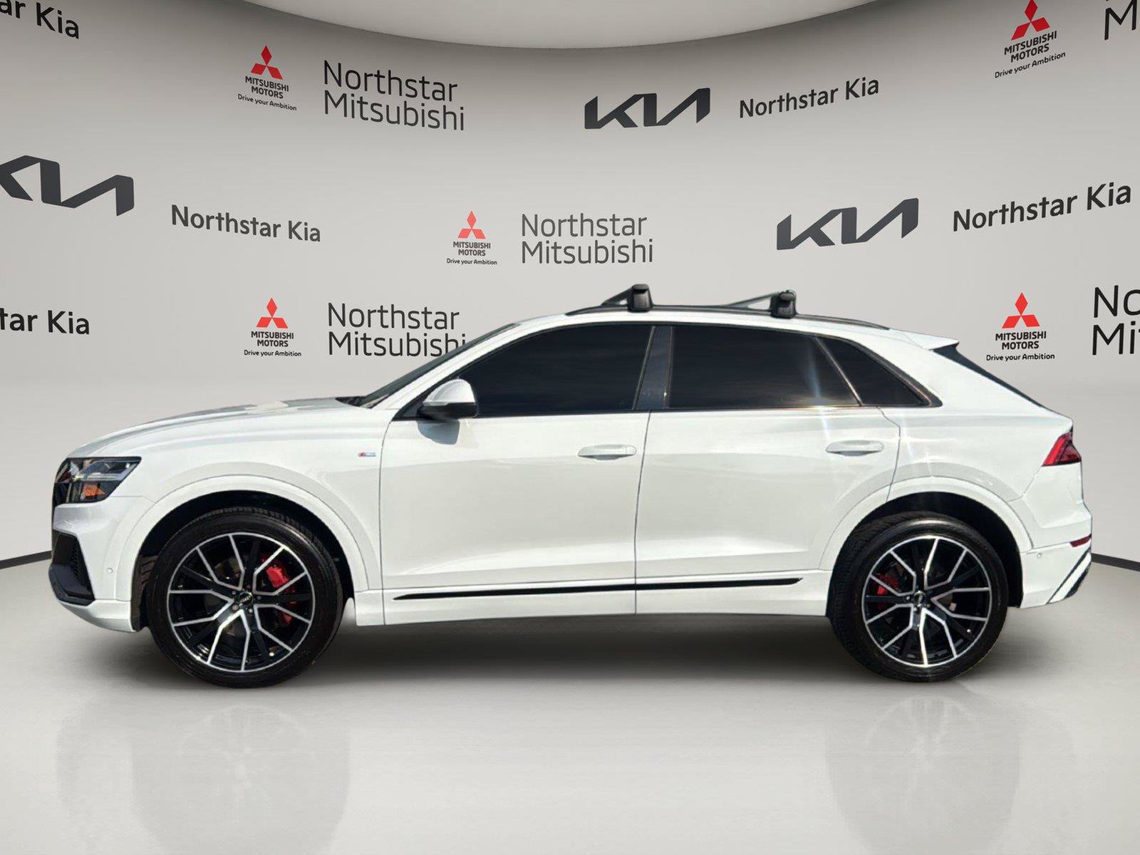 Used 2019 Audi Q8 Premium Plus w/ Premium Plus AWD/4WD image 2