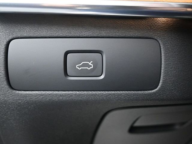 Used 2023 Volvo XC90 B6 Plus w/ Protection Package AWD/4WD image 8