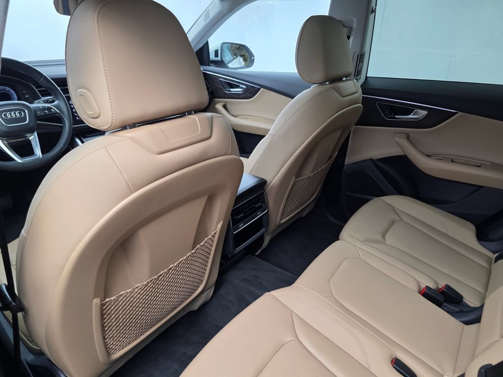 Used 2020 Audi Q8 Premium Plus w/ Premium Plus Package AWD/4WD image 15