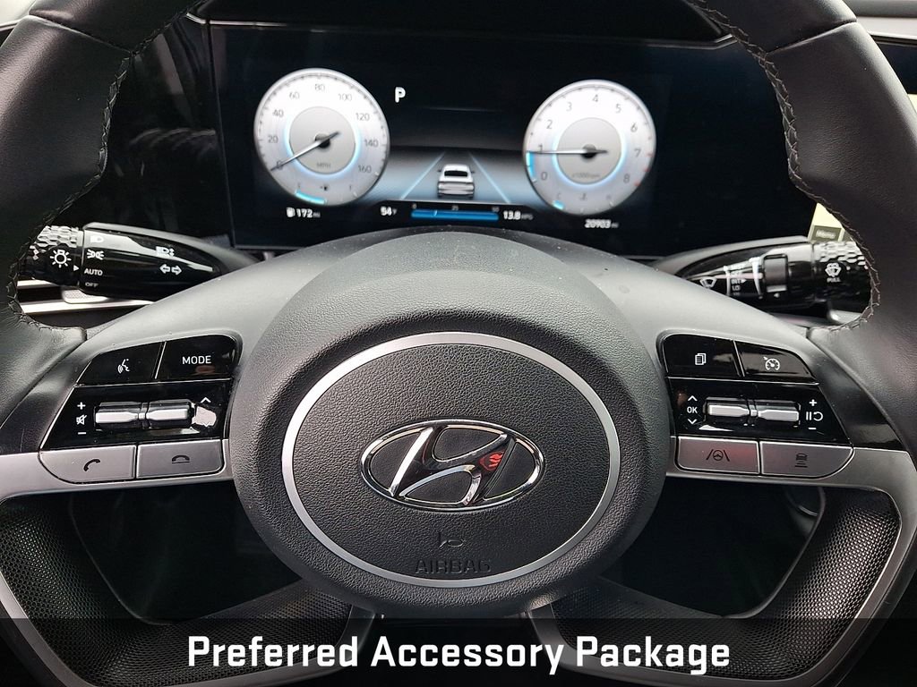 Used 2023 Hyundai Elantra Limited w/ Preferred Accessory Package image 17