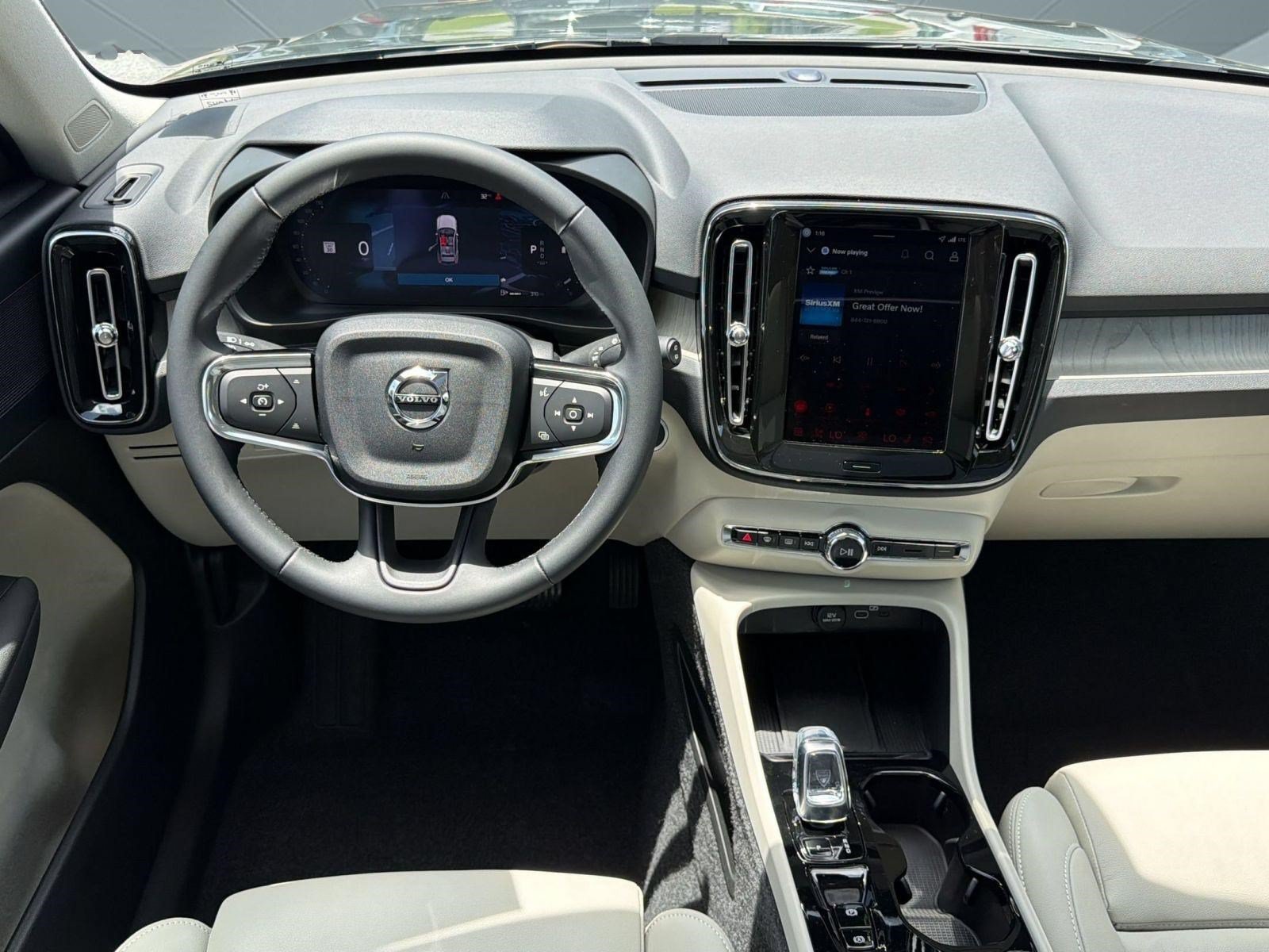 Certified 2026 Volvo XC40 B5 Plus AWD/4WD image 28