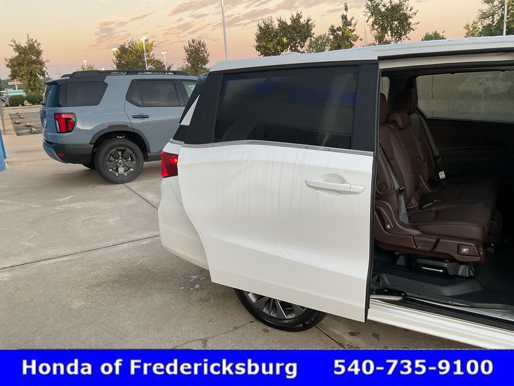 Certified 2026 Honda Odyssey Touring image 18