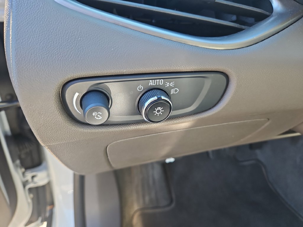 Used 2025 Chevrolet Malibu LT FWD image 25