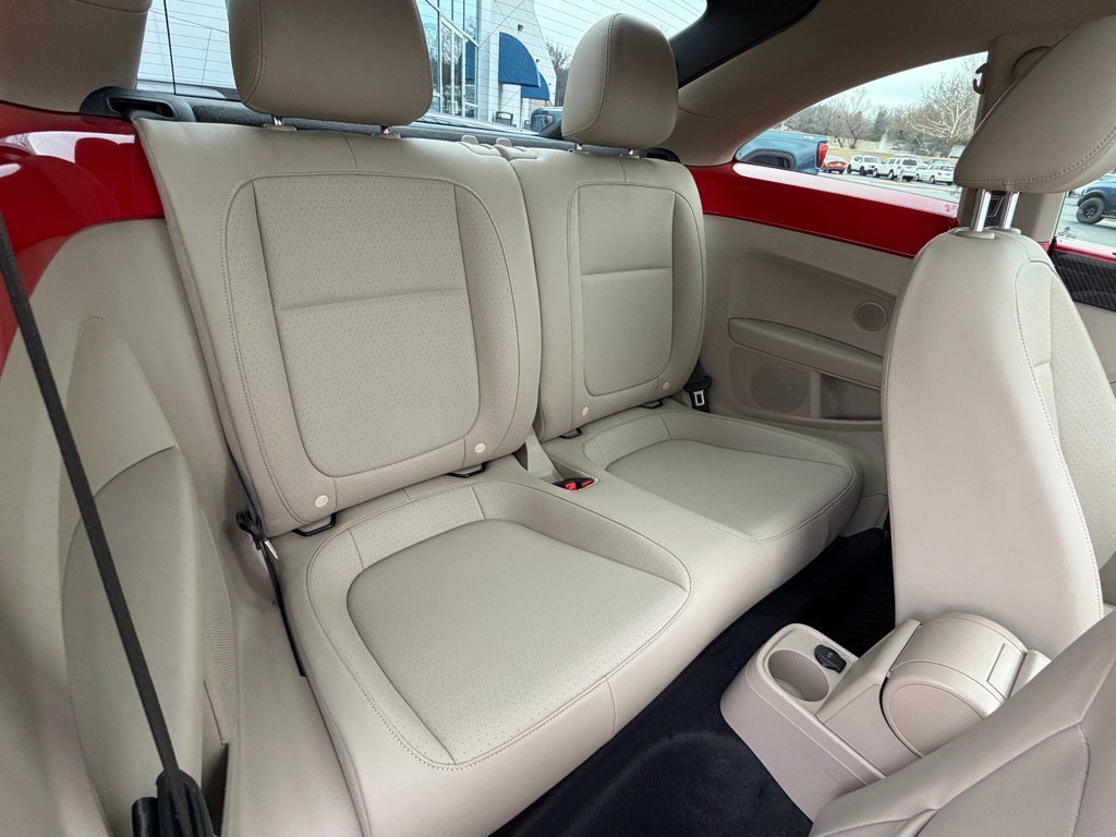 Used 2018 Volkswagen Beetle 2.0T SE image 12