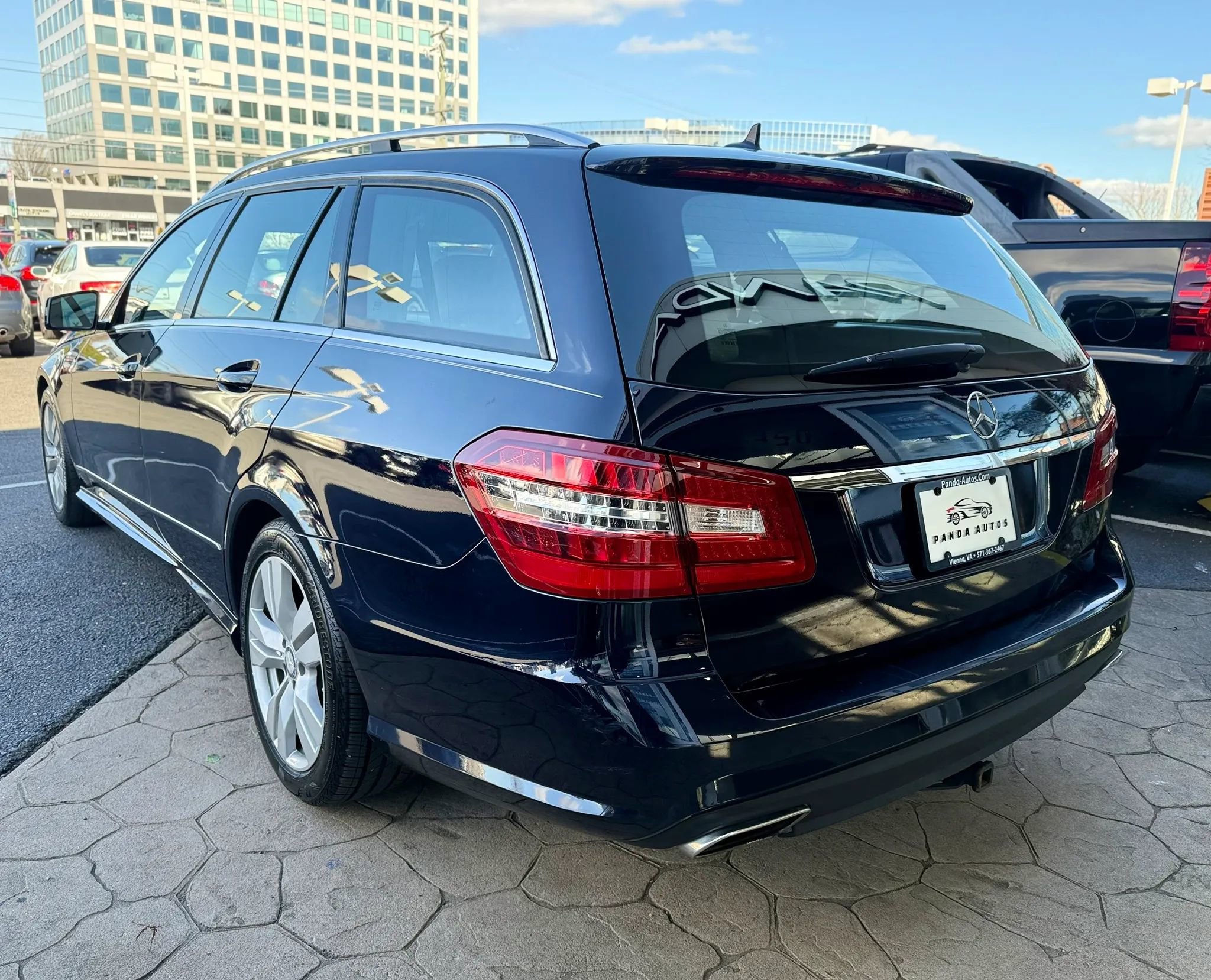 Used 2011 Mercedes-Benz E 350 4MATIC Wagon image 5
